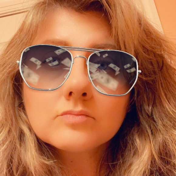 Meet your Posher, Alvina - Picture 1 of 1